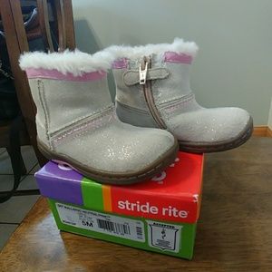 Stride Rite Wallaroo Neutral/Pink Toddler 5 Boot
